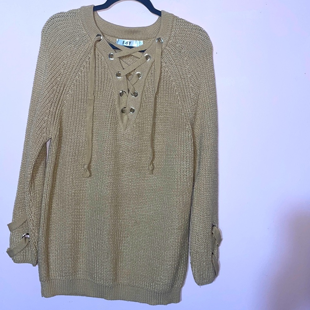 F4Y beige sweter size medium